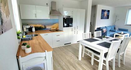 Exclusive "Seeblick" vacation apartment directly on the lake