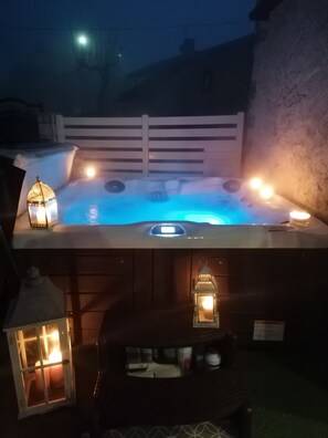 Pool - Country cottage Le Mas with jacuzzi (Brassac)