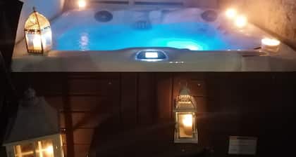 Country cottage Le Mas with jacuzzi