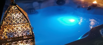 Country cottage Le Mas with jacuzzi