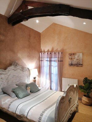 2 bedrooms, iron/ironing board, free WiFi, bed sheets - Country cottage Le Mas with jacuzzi (Brassac)