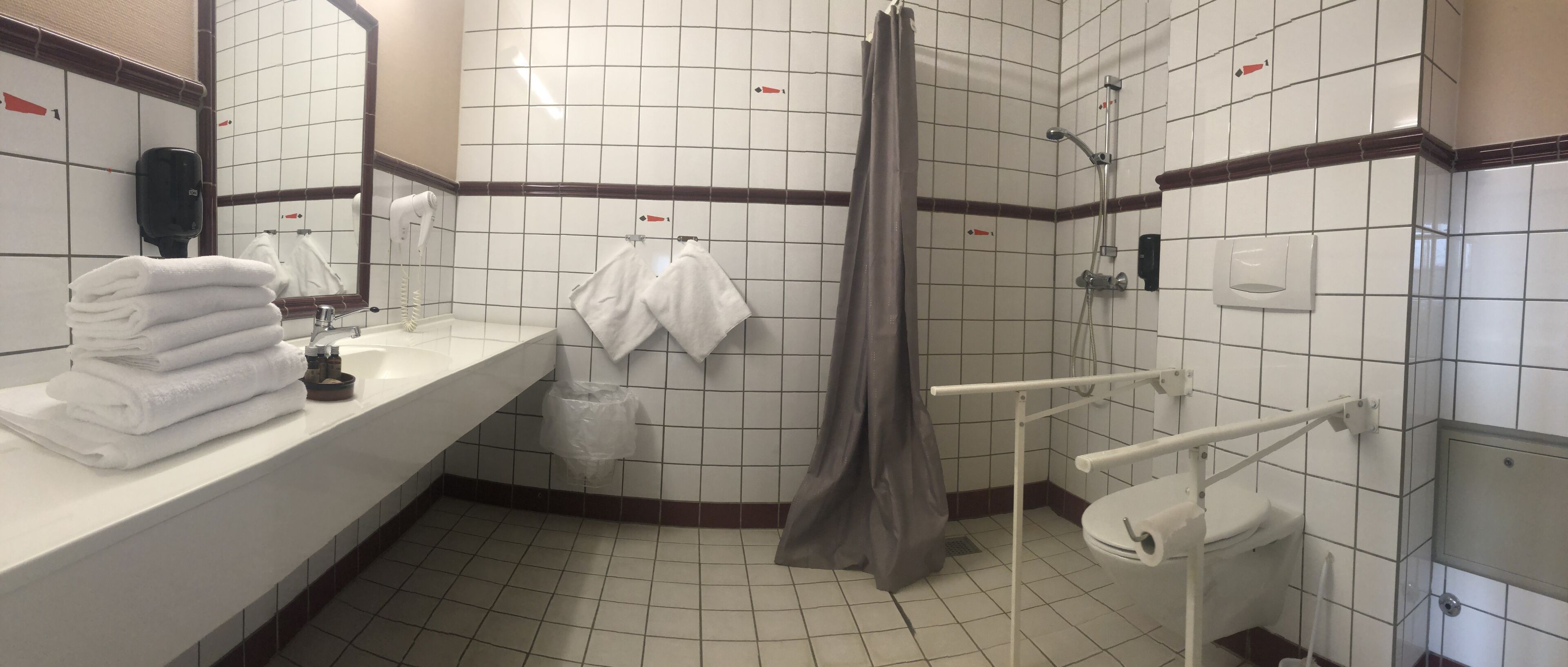 shower, towels, soap, shampoo