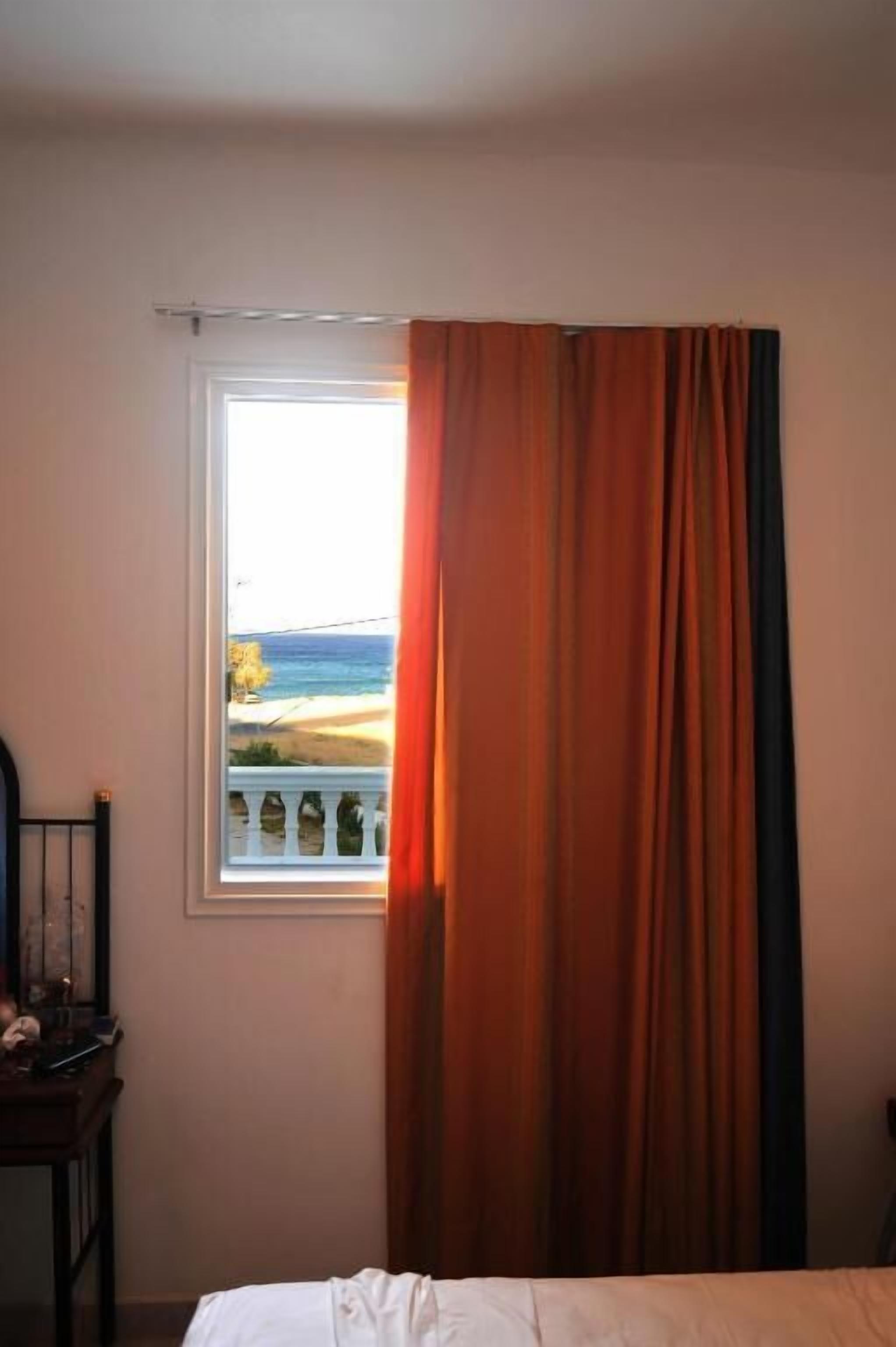 Cortinas blackout, Wi-Fi de cortesia, roupa de cama