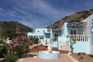 Front of property - Iris Studios (Karpathos)