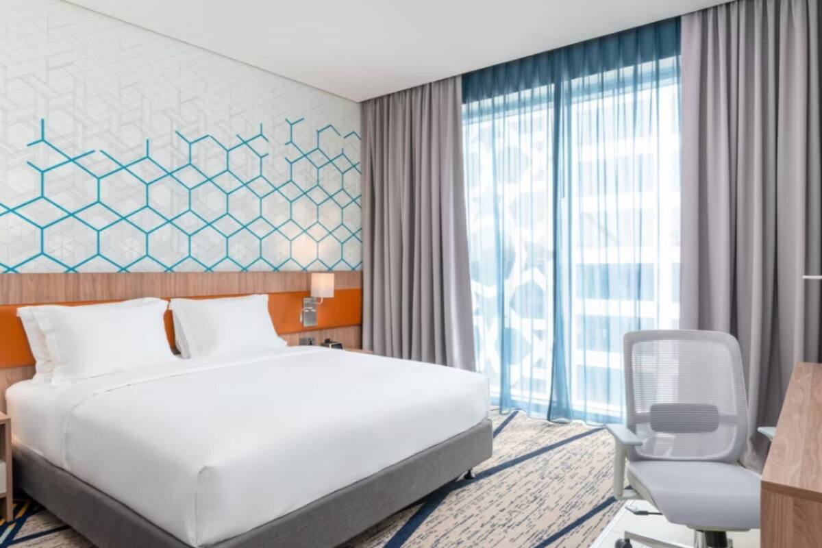 1 bedroom, egyptian cotton sheets, premium bedding, down duvets