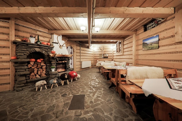 Daily buffet breakfast (PLN 35 per person) - Willa Zakopiańczyk (Zakopane)