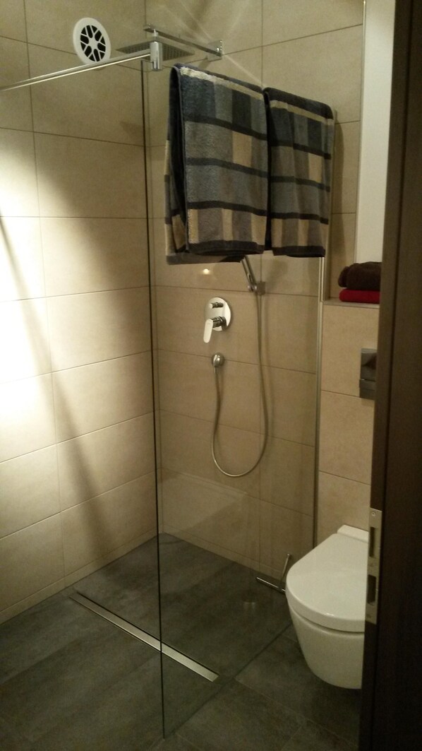 Classic Double Room, Ensuite | Interior