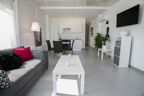 Design appartement, terras, uitzicht op zee | Privékeuken | Een waterkoker