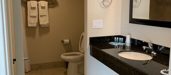 Apple Valley Hotel & Lodge