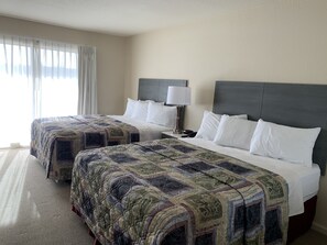 Rideaux occultants, fer et planche à repasser, Wi-Fi gratuit