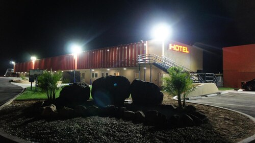 Apple Valley Hotel & Lodge