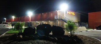 Apple Valley Hotel & Lodge