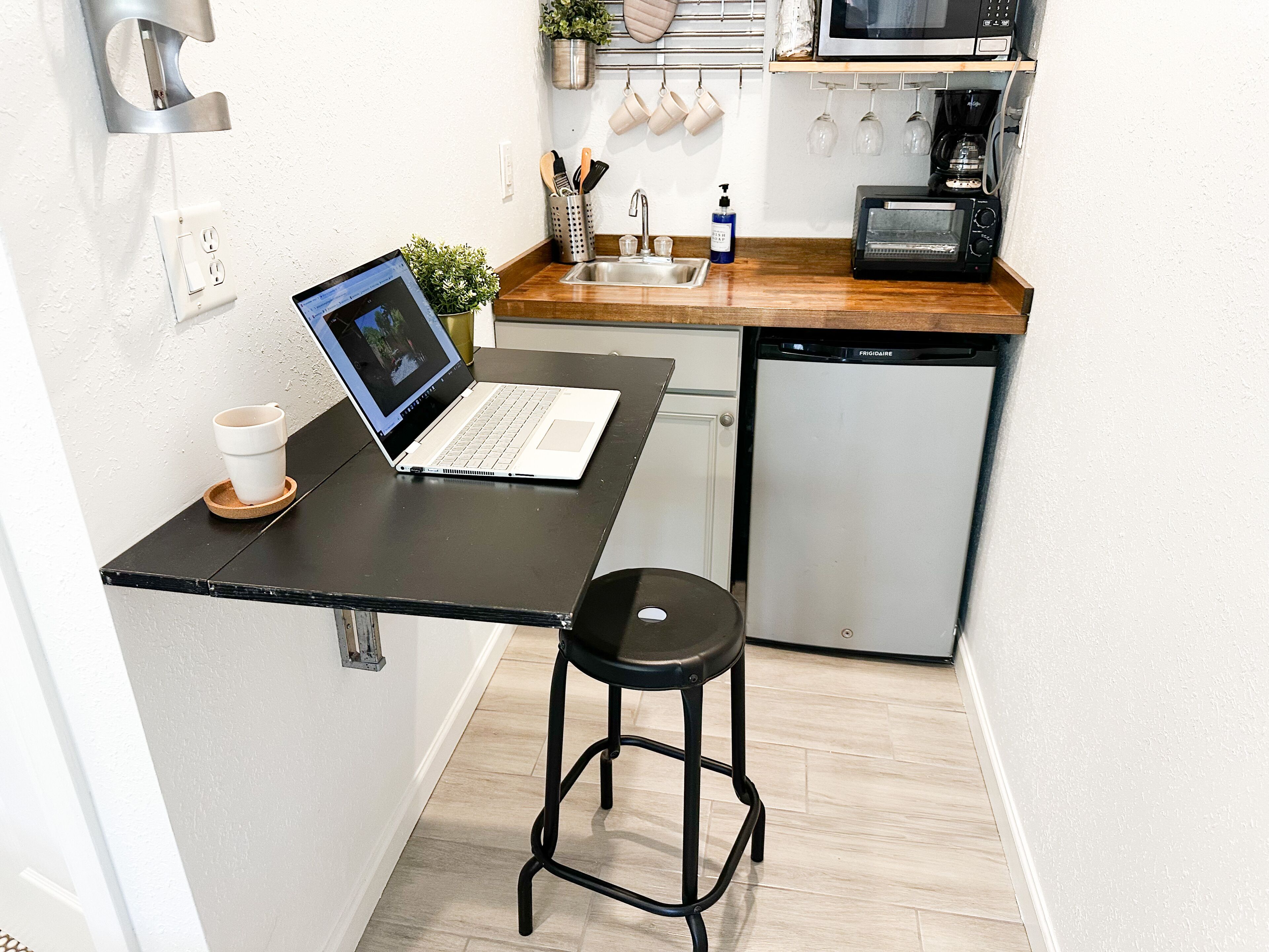 Fridge, microwave, stovetop, coffee/tea maker