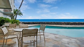A heated pool - Ocean & Lagoon View Kona Condo 🏝️ Walking Distance to Beach and Town! 👣 - Hale Kona Kai 309 (Kailua-Kona)