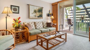 TV - Ocean & Lagoon View Kona Condo 🏝️ Walking Distance to Beach and Town! 👣 - Hale Kona Kai 309 (Kailua-Kona)