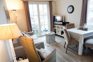 Télévision, lecteur de DVD, chaîne hi-fi