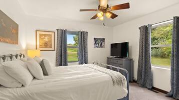 2 bedrooms, travel cot, free WiFi, bed sheets
