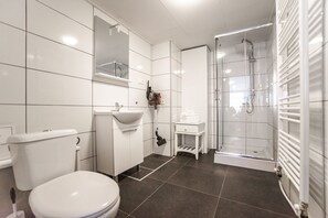Shower, towels