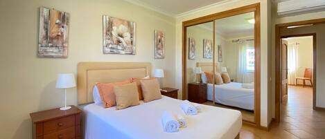 3 Schlafzimmer, Bügeleisen/Bügelbrett, Reisekinderbett, kostenloses WLAN