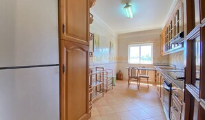 雪櫃、��微波爐、焗爐、洗碗機