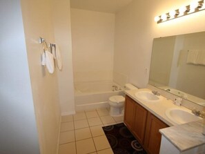 ハウス | バスルーム | 石鹸、シャンプー、トイレットペーパー
