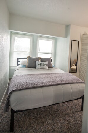 4 bedrooms, iron/ironing board, travel crib, free WiFi