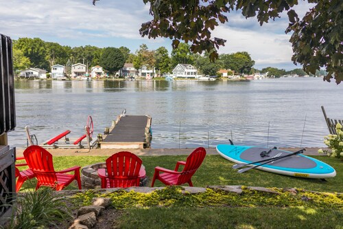 The lake life is waiting for you! Swimming, fishing, boating on Center Lake. 