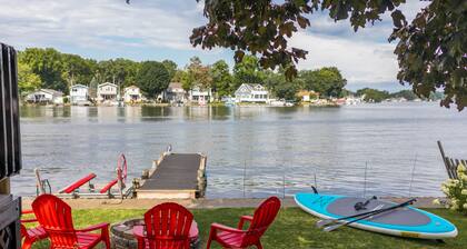 The lake life is waiting for you! Swimming, fishing, boating on Center Lake.
