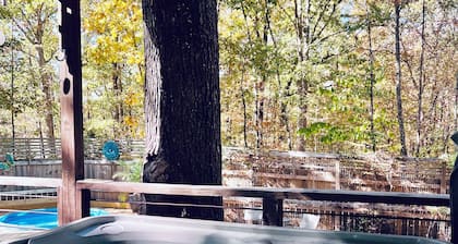 Oasis in the woods with Hot Tub-Coffee Bar-Cowboy Pool