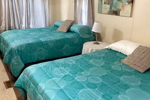 3 bedrooms, desk, free WiFi, bed sheets