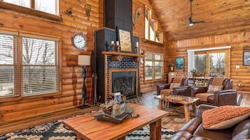 Télévision, cheminée, lecteur de DVD