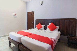 Deluxe Double Room | 1 bedroom, bed sheets
