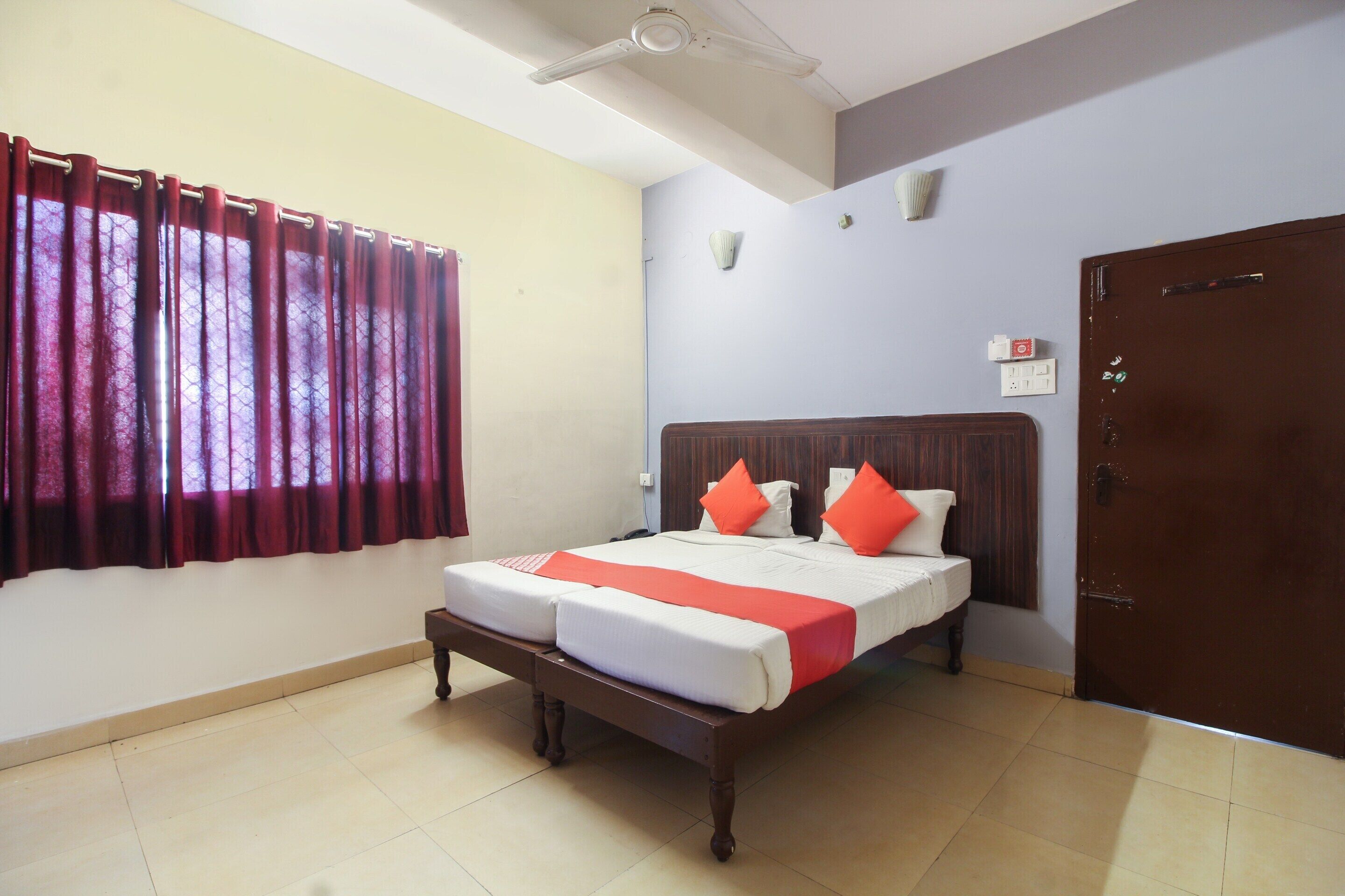 deluxe double room | bed sheets