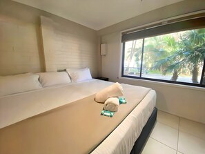 Maison Familiale | Rideaux occultants, chambres insonorisées, fer et planche à repasser