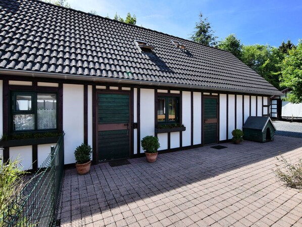 Exterior - Peaceful Holiday Home in Bütgenbach With Terrace (Buetgenbach)