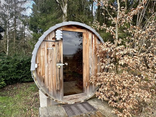 Cozy Forest Chalet Escape