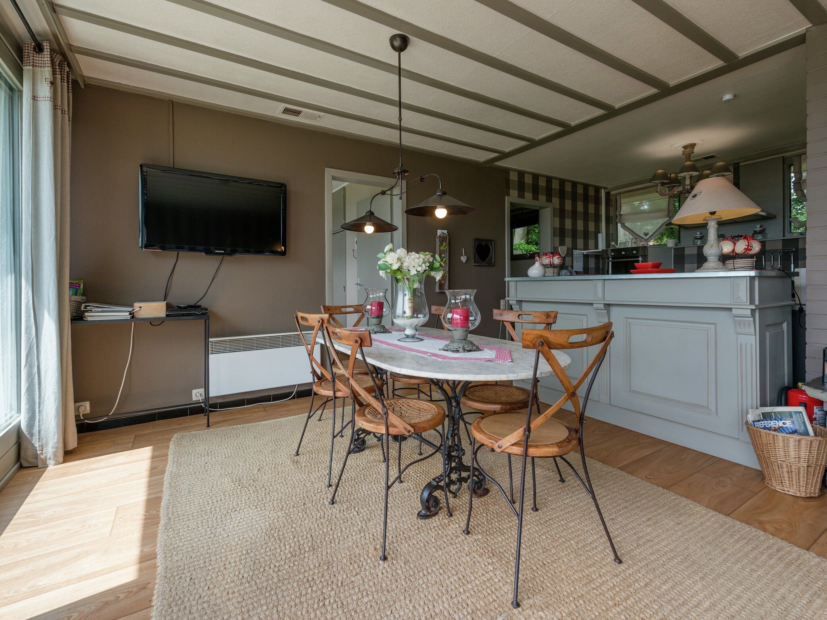 House | Dining
