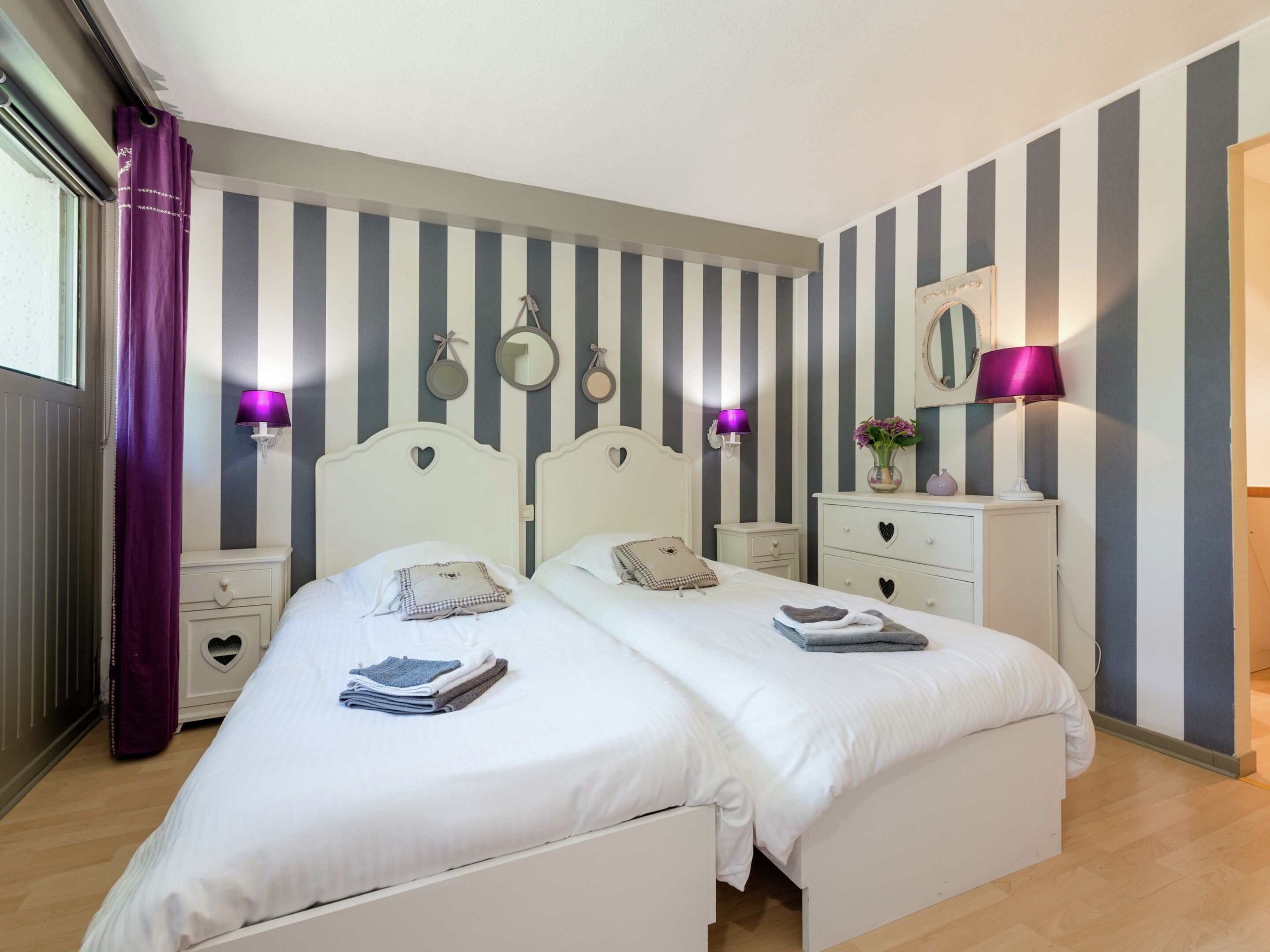 Rumah | 3 kamar tidur dan dilengkapi dengan perabotan berbeda-beda