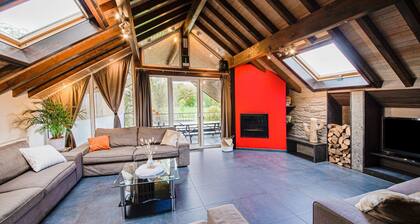 Charming Cottage with Hot Tub & Sauna, High Fens