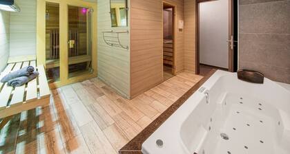 Charming Cottage with Hot Tub & Sauna, High Fens