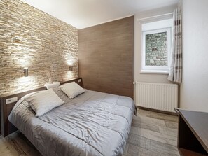 8 bedrooms, individually furnished
