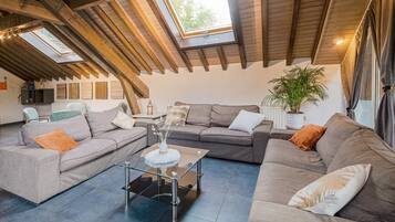 Cottage | Living room | TV