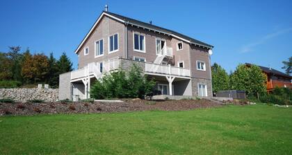 Lovely Villa in Durbuy with Hot Tub