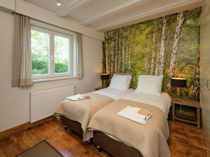 Villa | 8 bedrooms, individually furnished, bed sheets - Lovely Villa in Durbuy with Hot Tub (Durbuy)