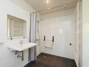 Villa | Bathroom