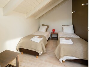 Villa | 8 slaapkamers, individueel gemeubileerd, beddengoed