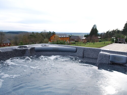 Lovely Villa in Durbuy with Hot Tub
