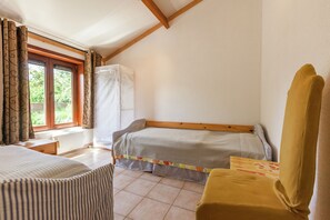 House | 2 bedrooms, individually furnished, bed sheets - Relaxing Bredene Hideaway (Bredene)