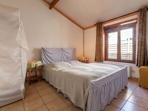 Huis | 2 slaapkamers, individueel gemeubileerd, beddengoed