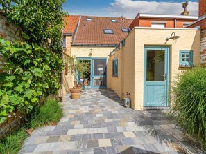 Exterior - Spacious Holiday Home in Nieuwpoort With Garden (Nieuwpoort)